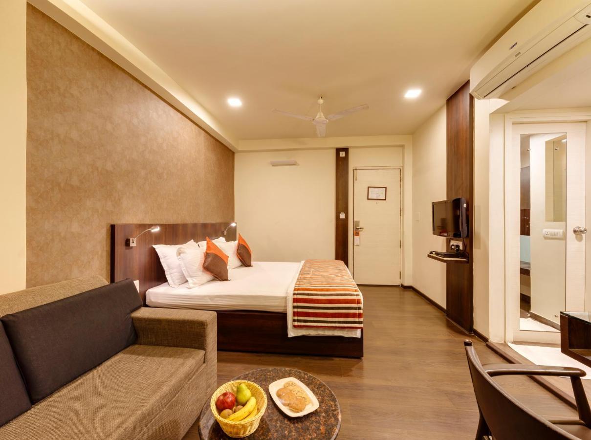 Regenta Place Raysons Kolhapur Exterior photo