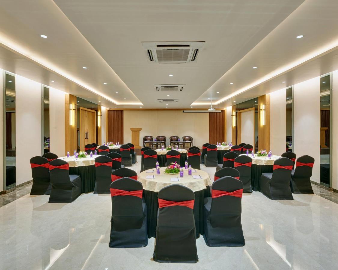 Regenta Place Raysons Kolhapur Exterior photo