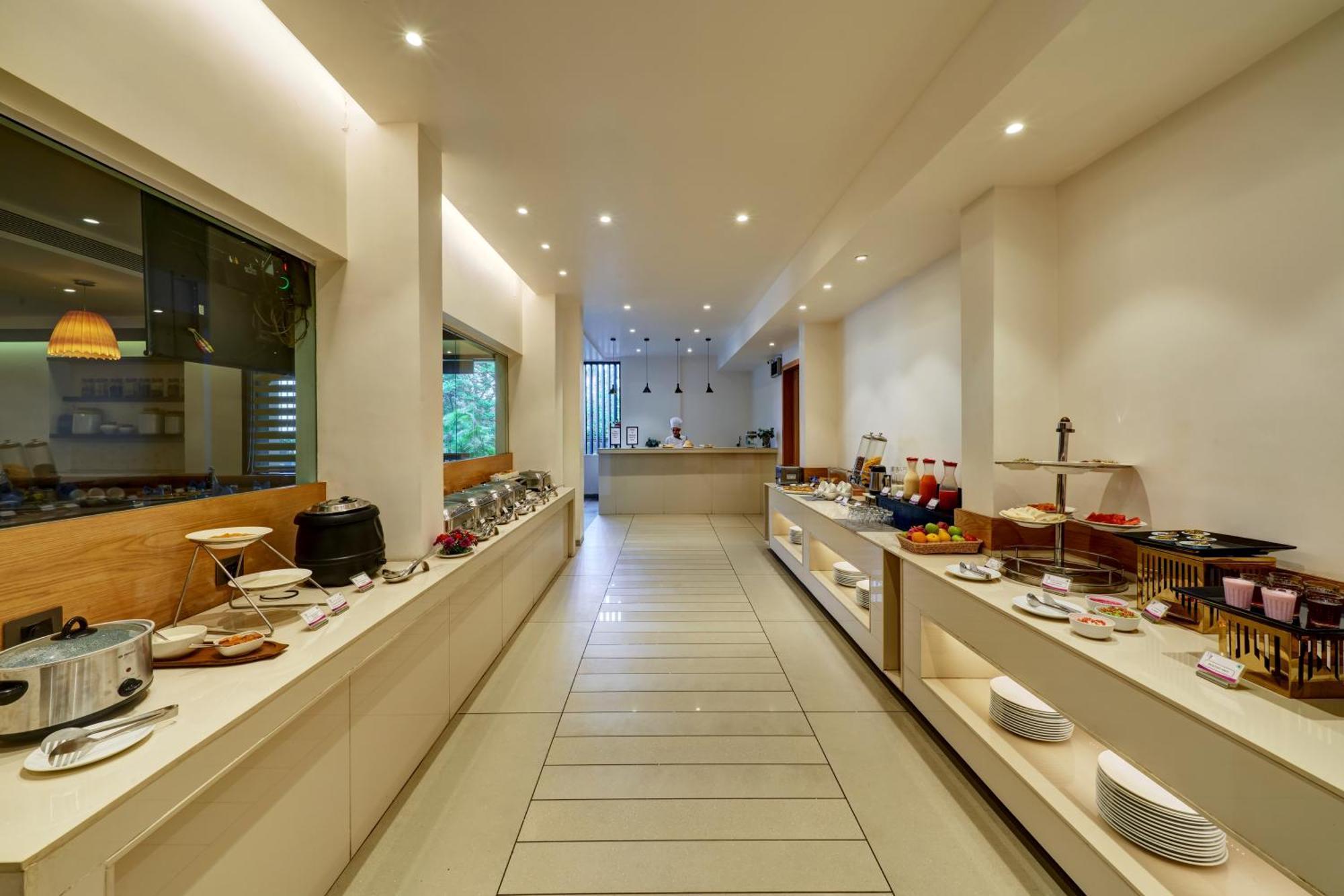 Regenta Place Raysons Kolhapur Exterior photo
